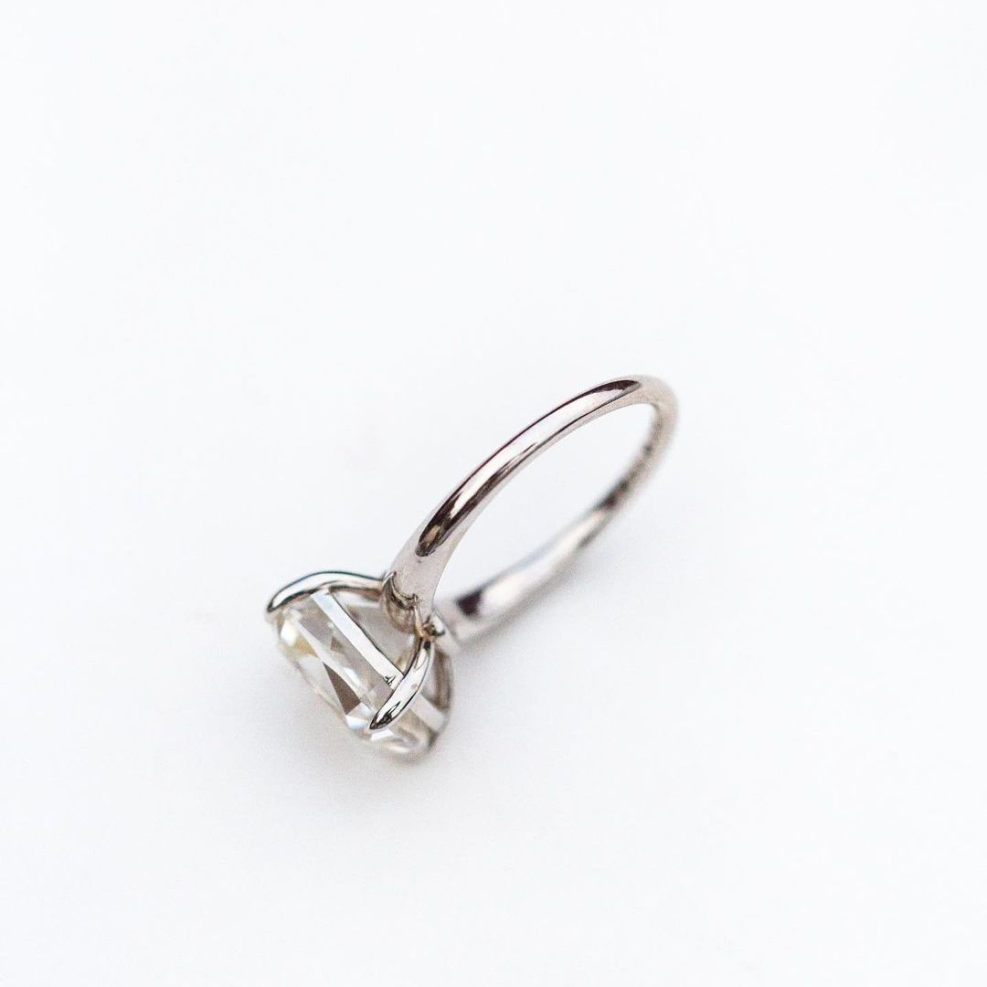 Old Mine Cushion Cut 6CT Moiss - Moissanite Ring recension och pris
