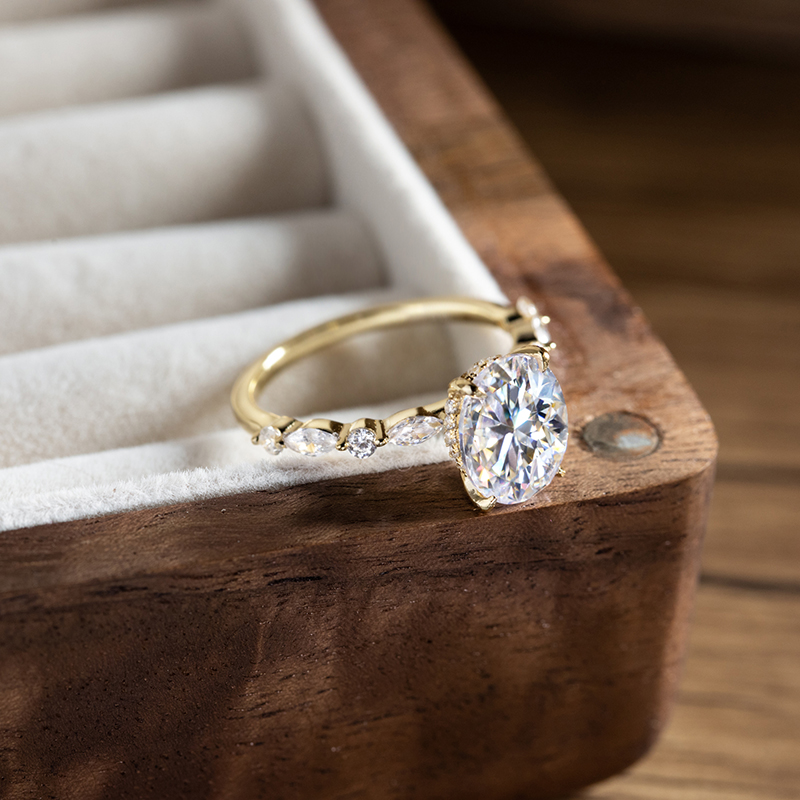 Elegant Oval Shaped 1ct 2ct 3c - Statement Cocktail Ring recension och pris